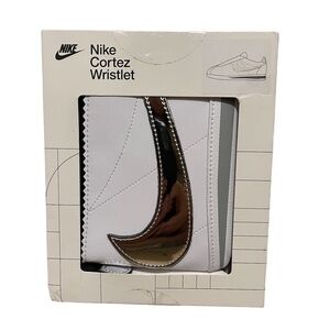 Nike Cortez Wristlet Card Wallet White w/Metallic Silver Swoosh - NWT **